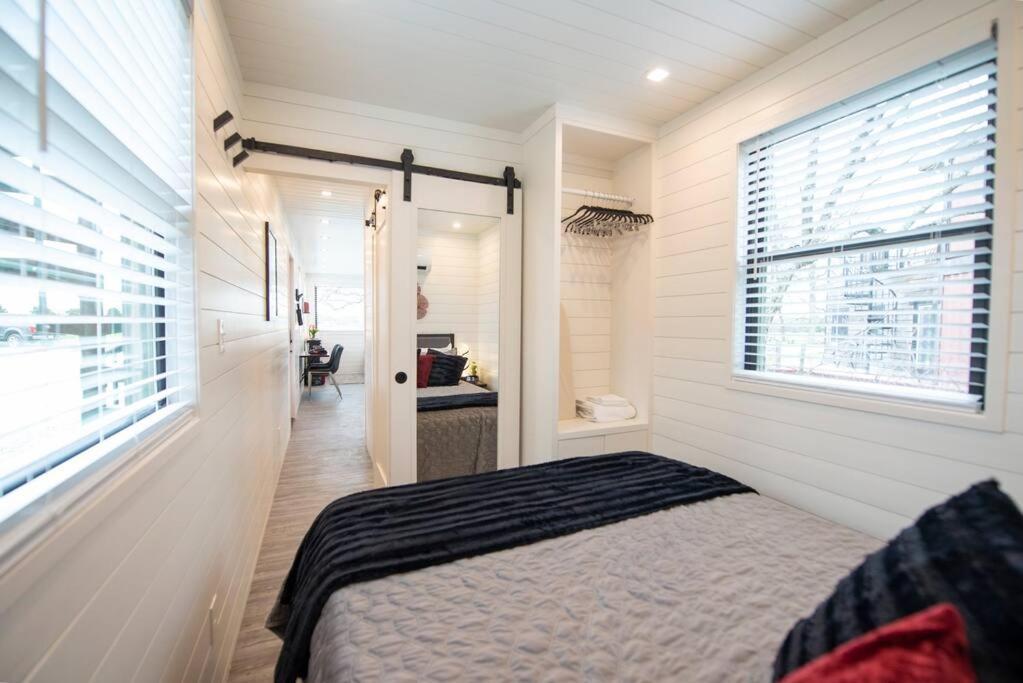 The Merlot House-Container Home 12 Min To Magnolia Bellmead Exterior foto